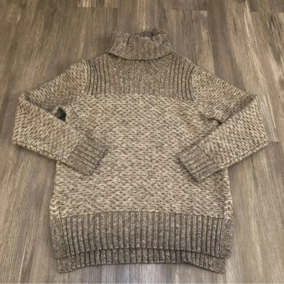 Banana Republic Soft Merino Wool Blend Heavy Knit Turtleneck Chunky Sweater M - Picture 3 of 10